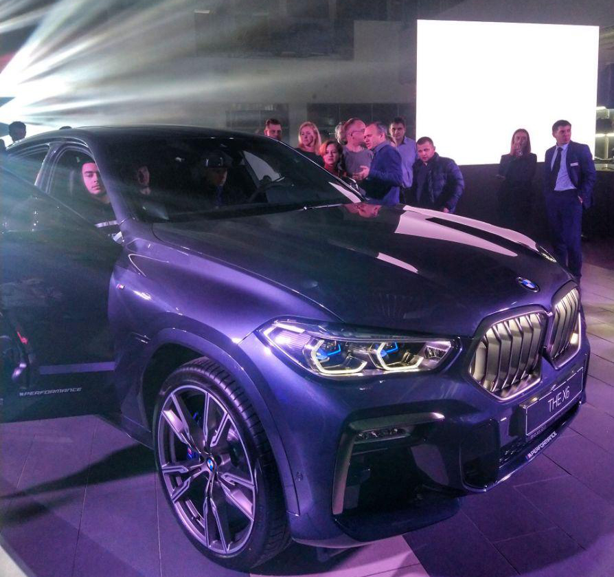 На презентации BMW-X6 2020